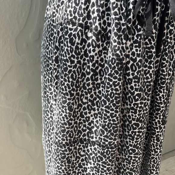 Talbots T By Talbots Cheetah Print Cap Sleeve Dress Black/Grey M - Picture 3 of 8